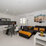 Vila Sportiva With Private Heated Pool
