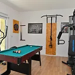 Sportiva With Private Heated Pool Vila *