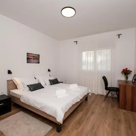 ヴィラ Sportiva With Private Heated Pool ザダル