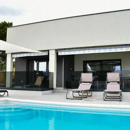 Sportiva With Private Heated Pool * 扎达尔
