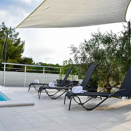 Villa Sportiva Zadar With Private Pool Villa *