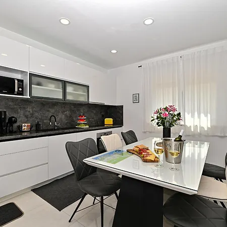Sportiva With Private Heated Pool * Zadar