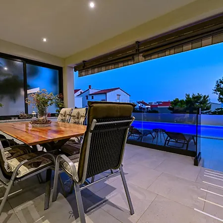 Sportiva With Private Heated Pool Villa