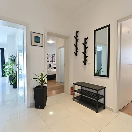 Sportiva With Private Heated Pool Villa *