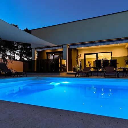 Villa Sportiva With Private Heated Pool Zadar