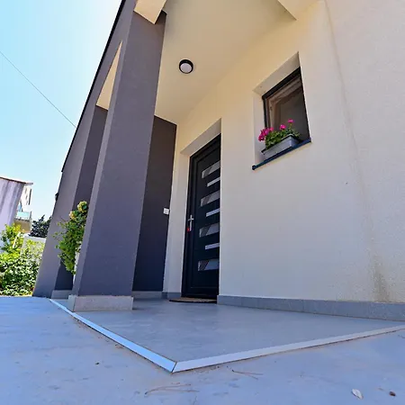 Villa Sportiva With Private Heated Pool *