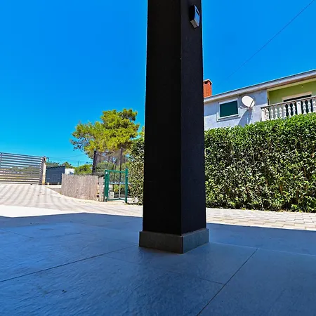Sportiva With Private Heated Pool Zadar