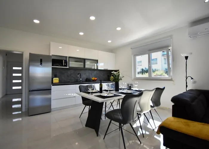 ヴィラ Sportiva With Private Heated Pool *