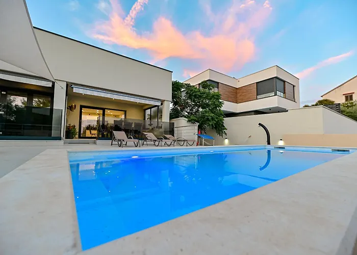 Villa Sportiva With Private Heated Pool Zadar