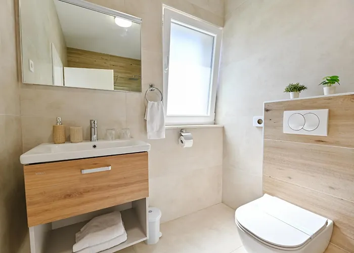 Villa Sportiva With Private Heated Pool