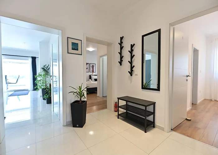 Sportiva With Private Heated Pool Villa *