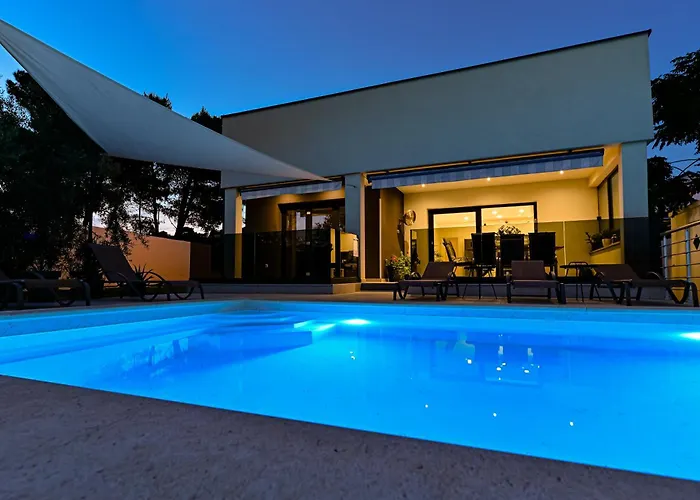 Villa Sportiva With Private Heated Pool Zadar