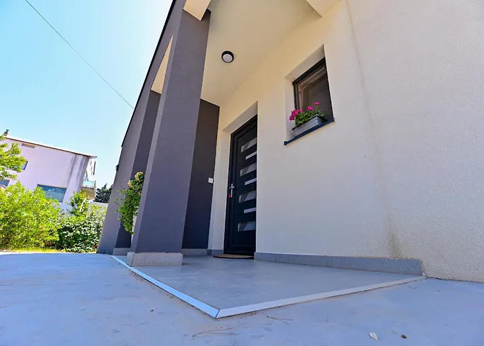Villa Sportiva With Private Heated Pool *