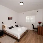 빌라 Sportiva With Private Heated Pool 자다르