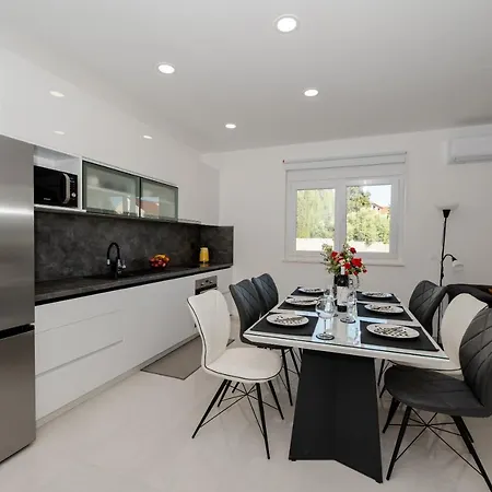 וילה Sportiva With Private Heated Pool