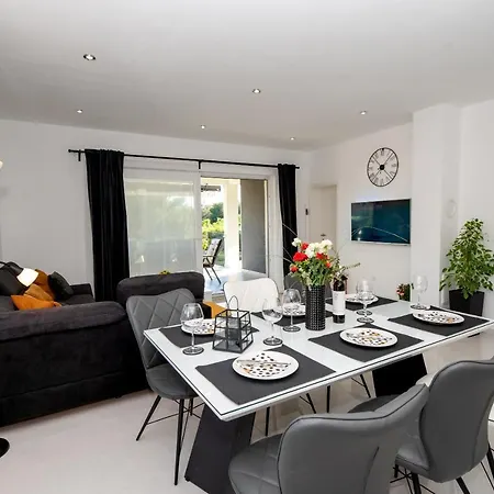 Sportiva With Private Heated Pool * 자다르