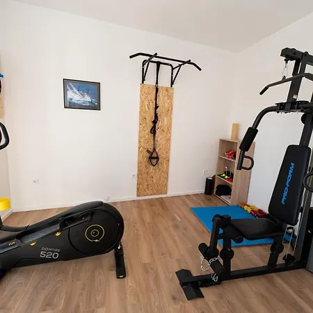 Sportiva With Private Heated Pool וילה זאדאר
