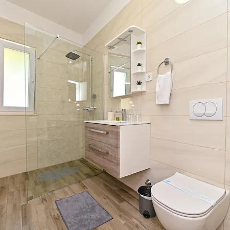 Sportiva With Private Heated Pool Βίλα Ζαντάρ