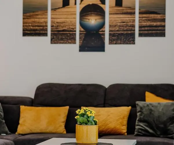 Sportiva With Private Heated Pool Vila *