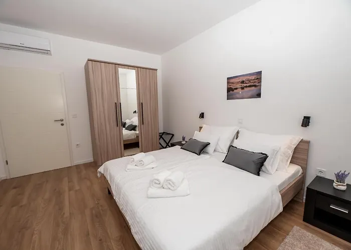 Sportiva With Private Heated Pool Vila Zadar