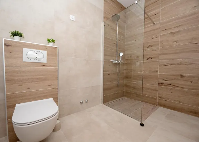 Sportiva With Private Heated Pool Zadar