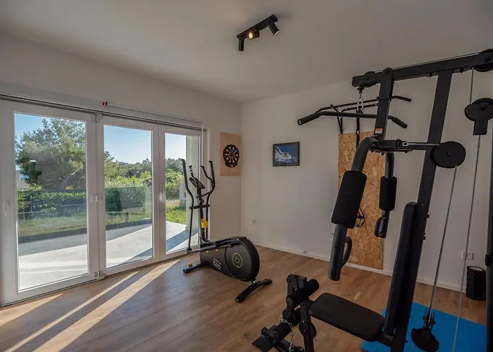 Villa Sportiva With Private Heated Pool Zadar