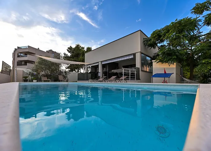 Sportiva With Private Heated Pool Vila *