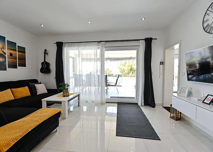 Vila Sportiva With Private Heated Pool Zadar