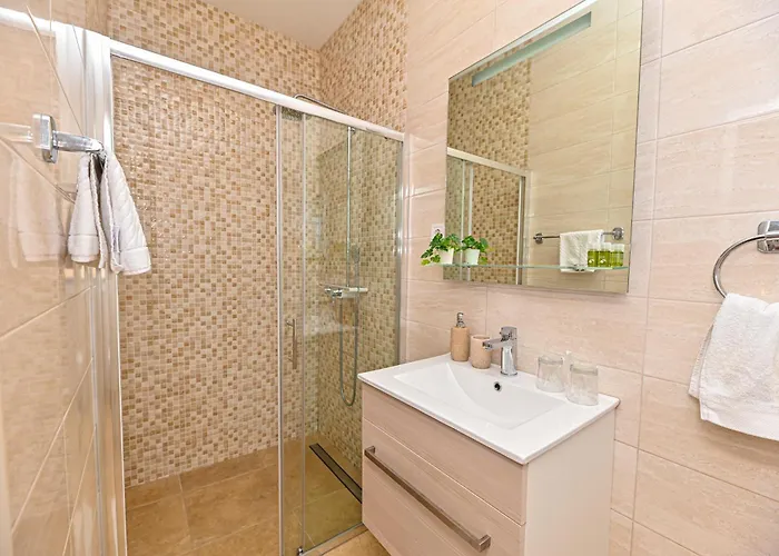Sportiva With Private Heated Pool Vila Zadar