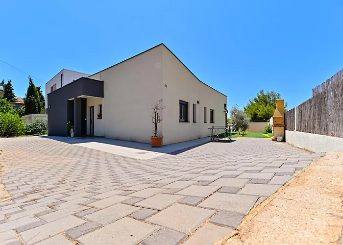 Sportiva With Private Heated Pool Vila